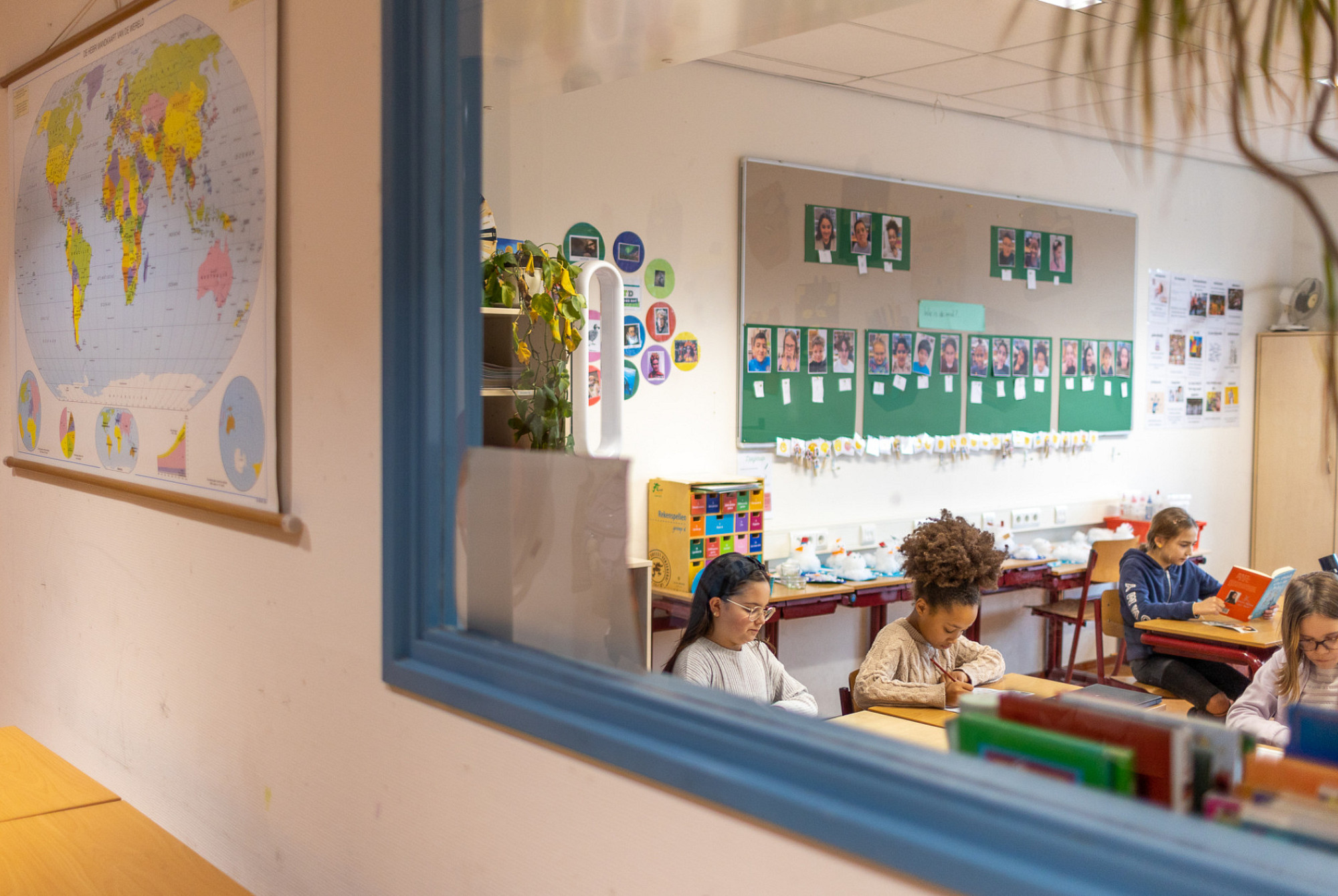 Afbeelding 1 in carrousel van Contact